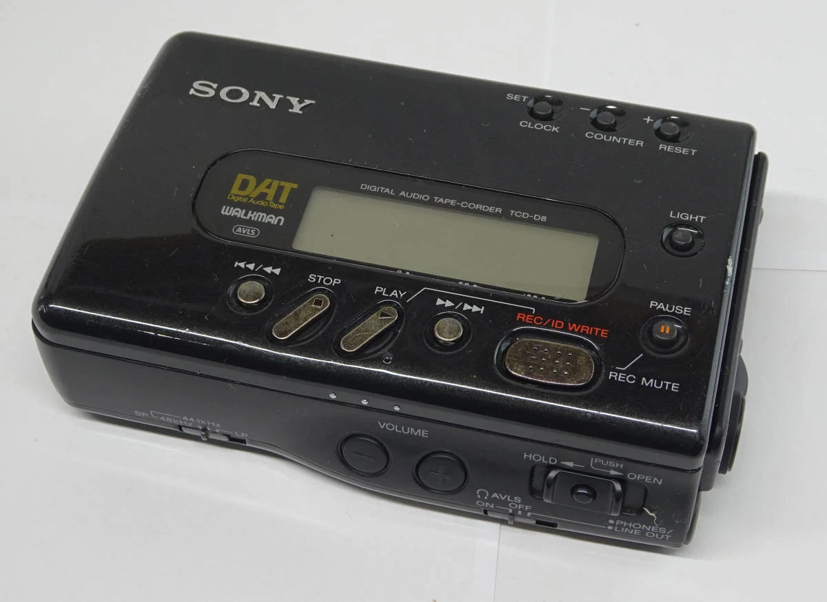 Sony TCD-D8 Portable DAT Recorder Digital Audio Tape Corder Japan  [Excellent]