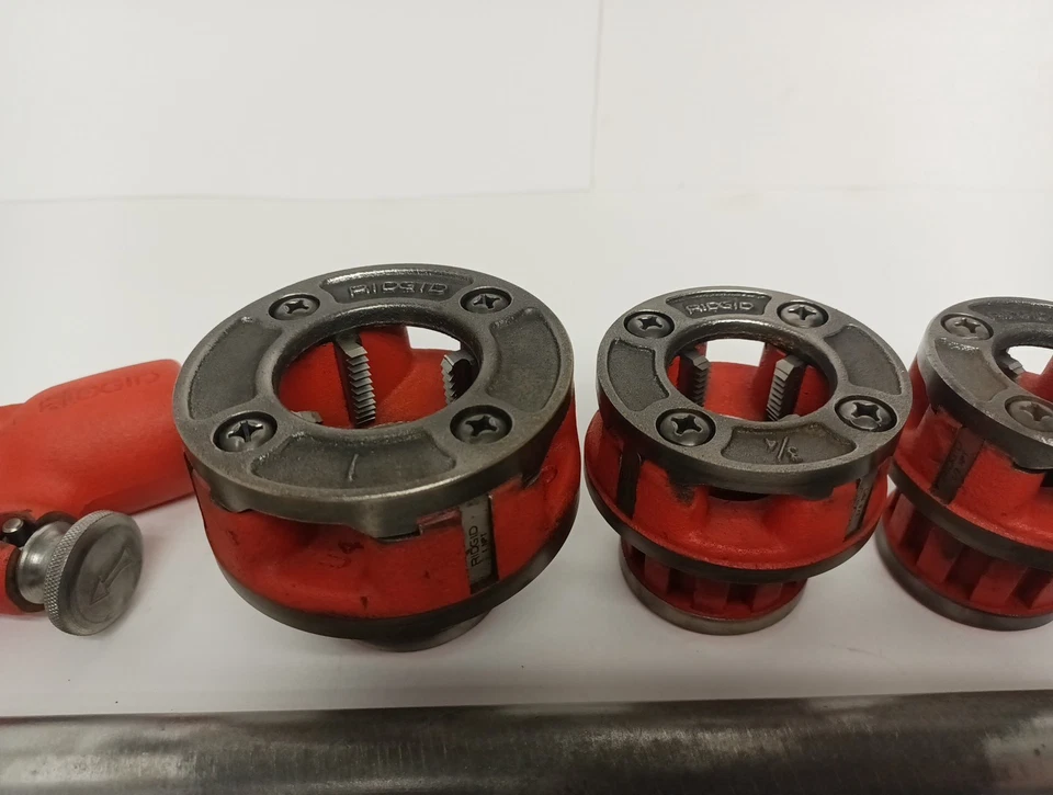 Rigid OO-R Pipe Threader w 1”, 1/2"  3/4” Dies  BRAND NEW - Image 3 of 4