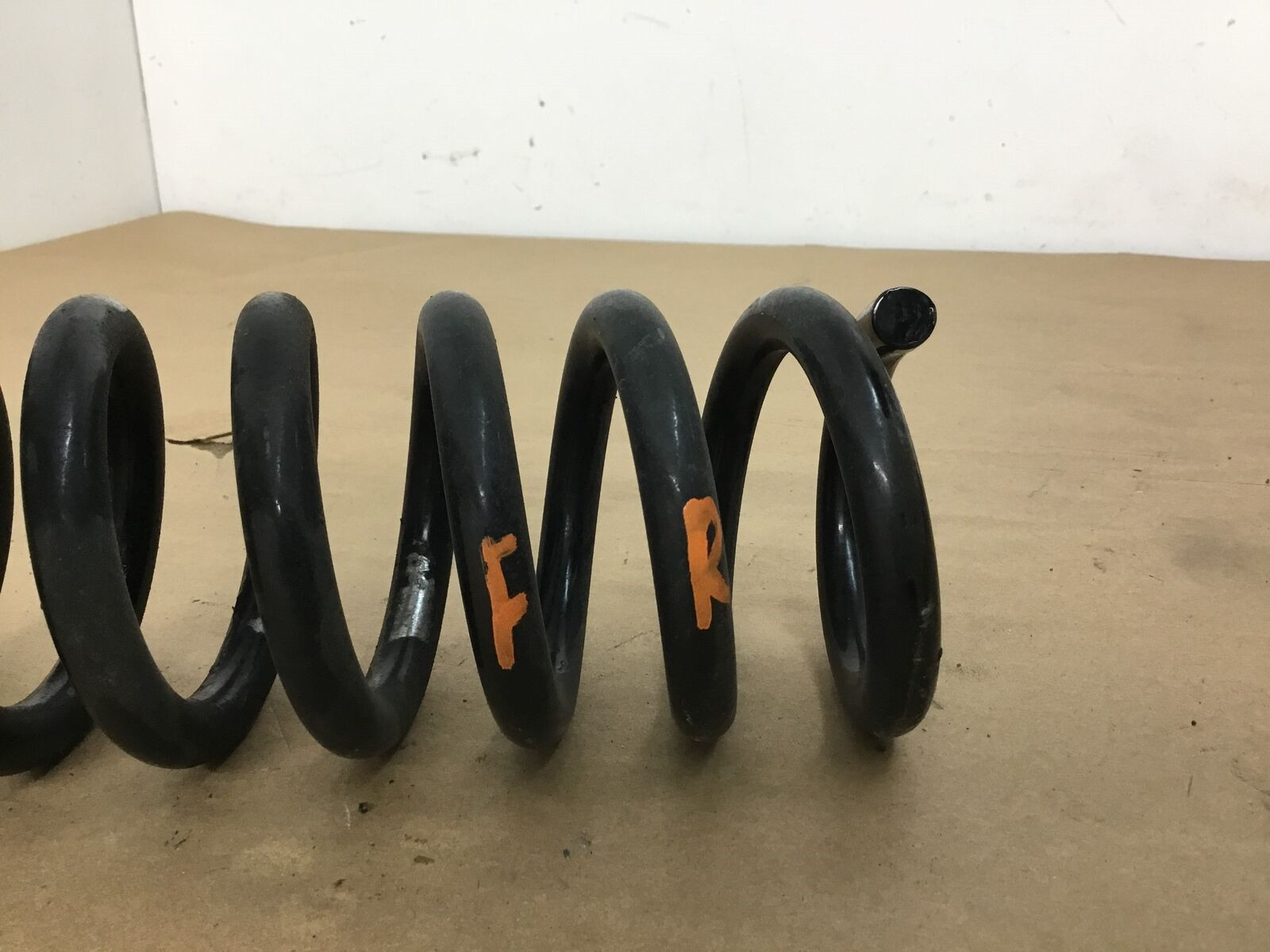 Aston Martin DB9 GT 2016 Front Right Passenger Shock Strut Coil Spring 13-16 |:Y