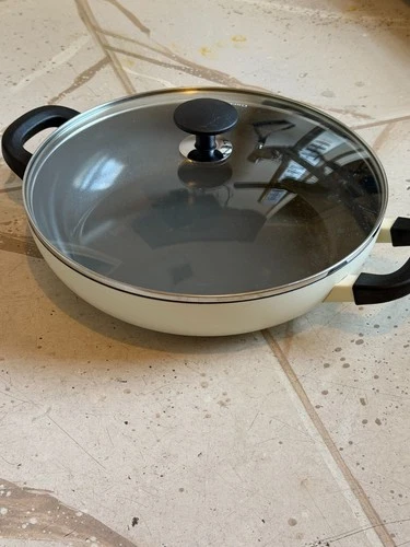 GreenPan Everyday Pan 11.5" Cream with lid- interior perfect! Green Pan nonstick