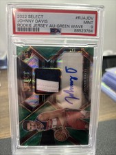 2022-23 Panini Select Johnny Davis Rookie Jersey Auto Green Wave 04 /25 PSA 9
