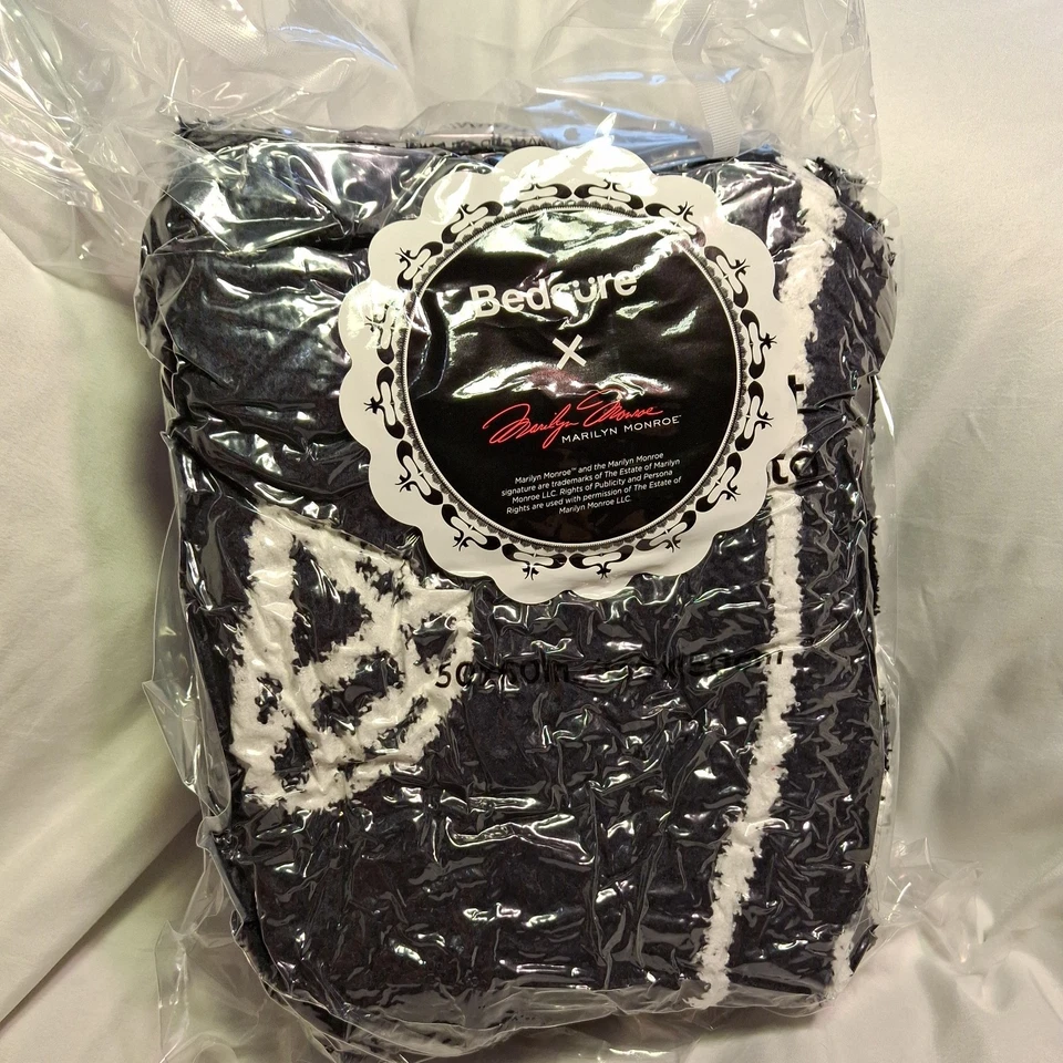 Bedsure Мэрилин Монро одеяло новый 50 на 60 красный B3 - NOB - Изображение 2 из 2