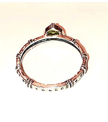 Sterling Silver Peridot Trillion Ring Birthstone Promise Silpada MOD NEW Size 7 - Picture 4 of 13