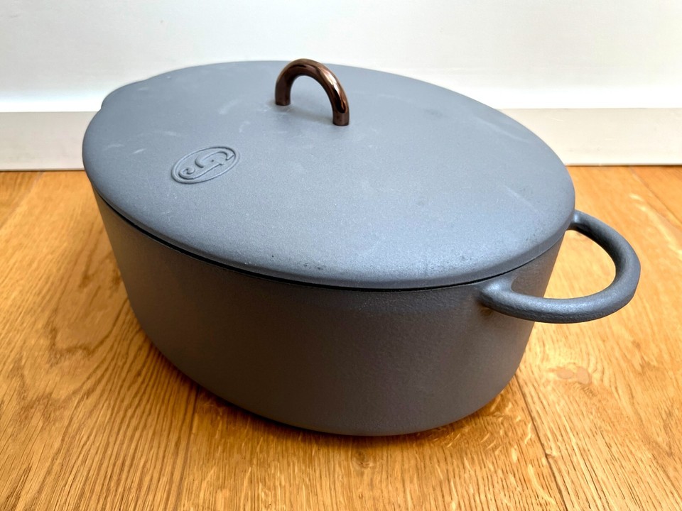 Great Jones THE DUTCHESS Dutch Oven 6.75 Qt Enameled Cast Iron Earl