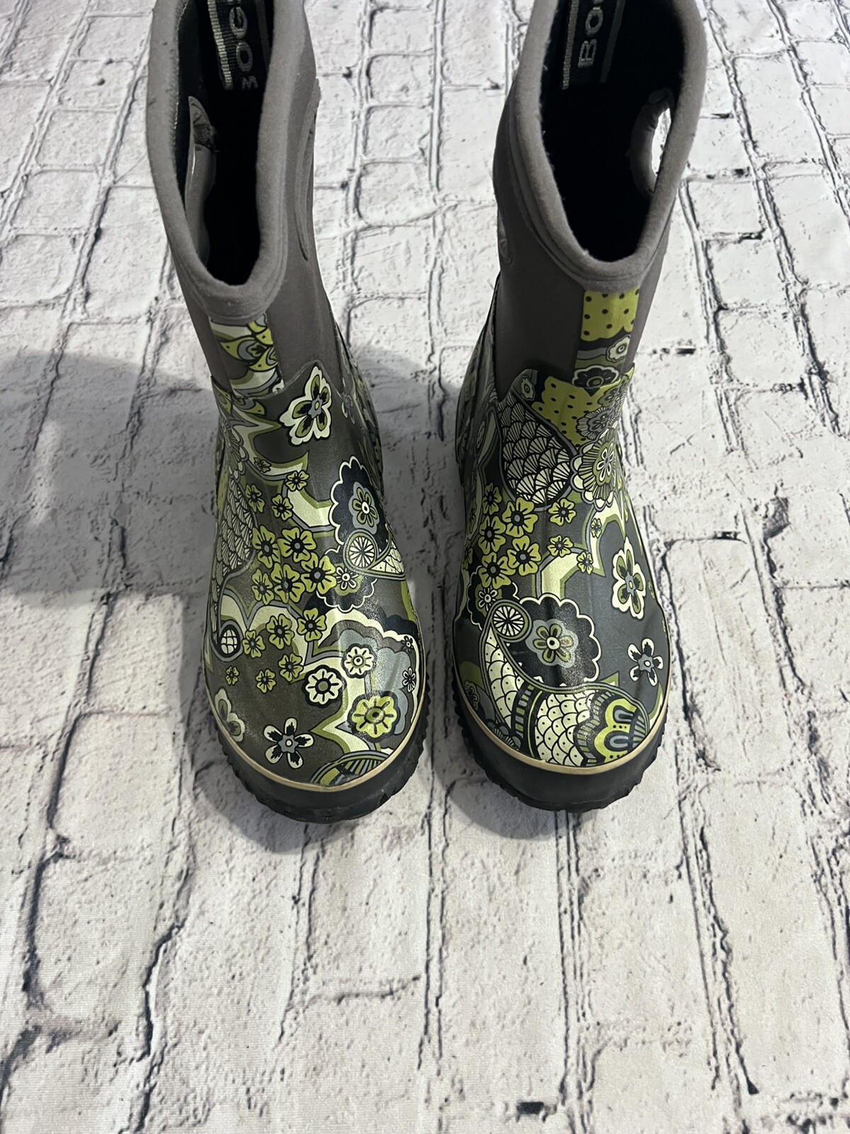 Bogs Women's Classic Paisley Mid Boots Size US 6/EURO 37