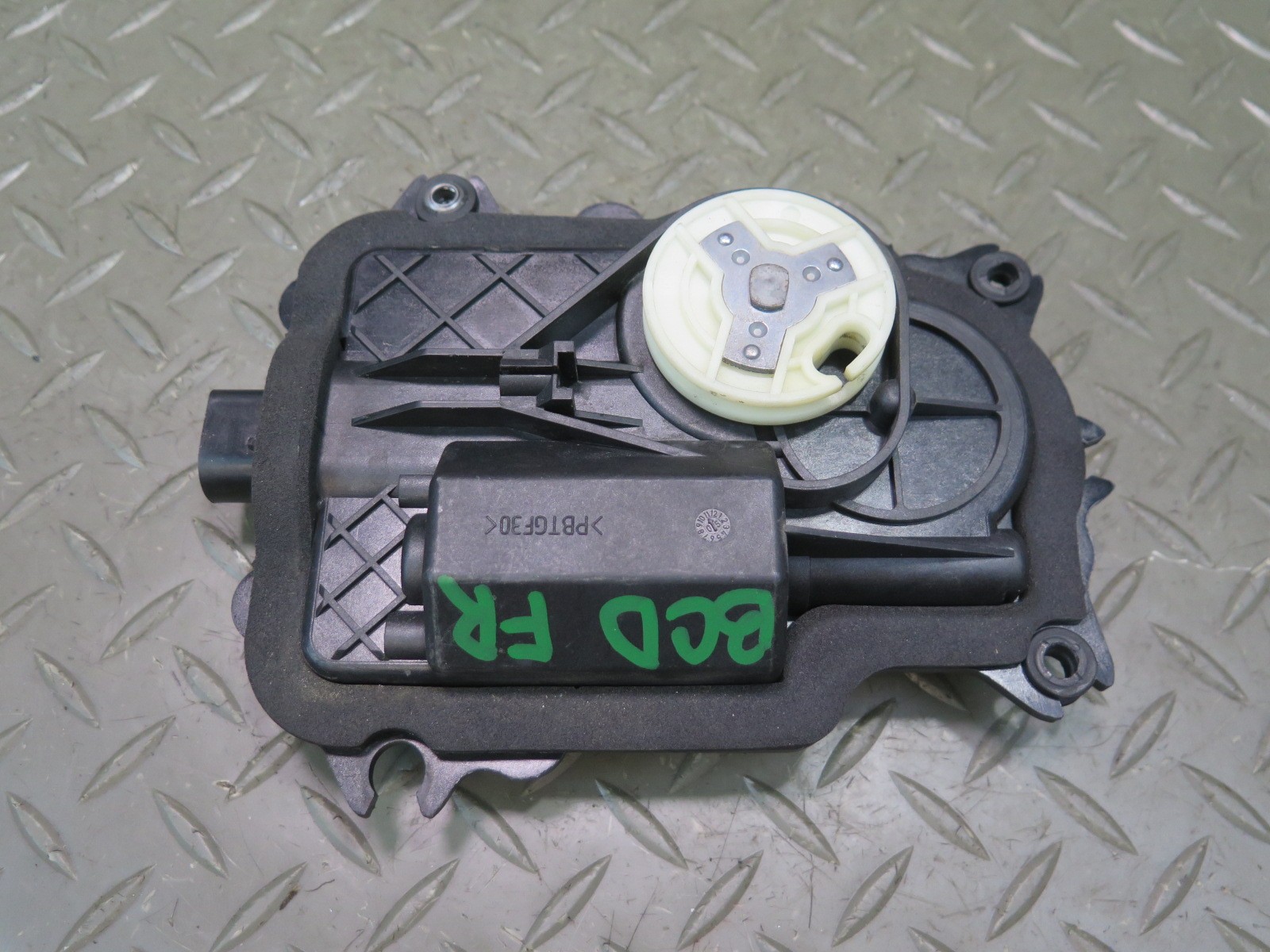 2006-2012 BENTLEY FLYING SPUR FRONT RIGHT DOOR LOCK SOFT CLOSE ACTUATOR MOTOR