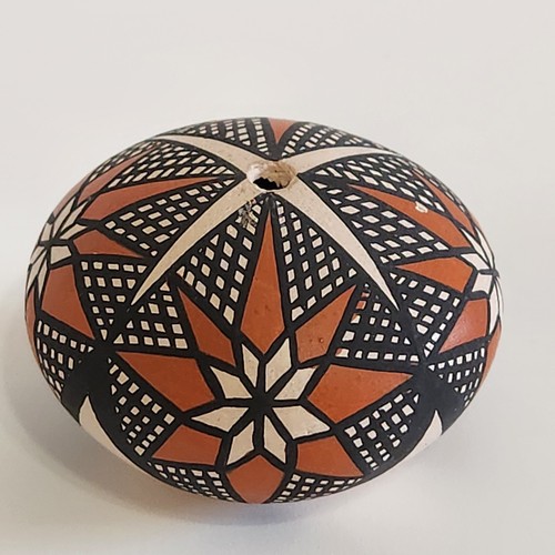 Small Native American Acoma, NM Seed Pot Geometric Pattern Artist Signed 2" EUC - Picture 2 of 8