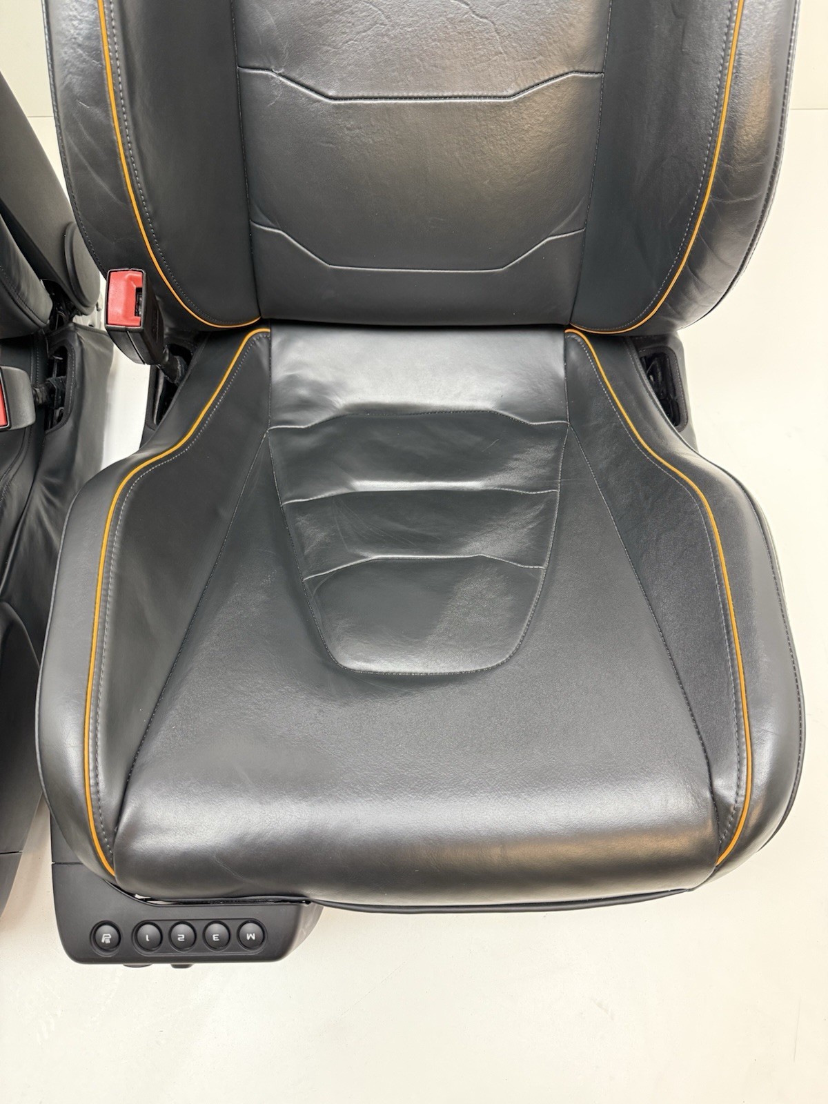 2015-2016 MCLAREN 650S FRONT SEATS MEMORY, HEATED, POWER  ORANGE ACCENT LINE OEM