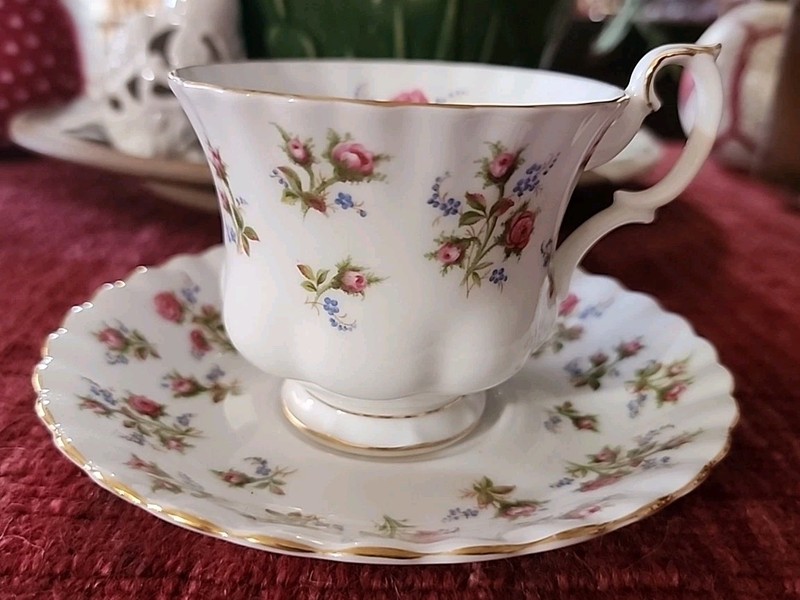 Royal Albert Winsome Tea Cup Saucer Pink Rose Gold Trim Bone China England