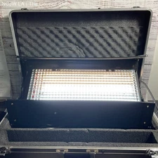 Kino Flo Diva Lite 400 Light With Case Kit & 5 Extra Bulbs Div 400