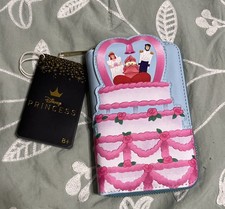 Cartera Disney Loungefly Sirenita Ariel Eric Pastel de Boda Sebastian Nueva con Etiquetas