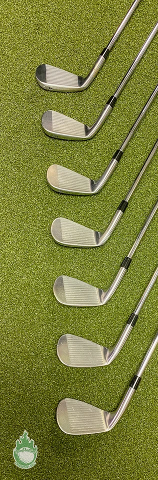 Juego de golf usados para diestros Yonex Nano V hierros forjados 4-PW acero flexible regular Foto 4 de 4