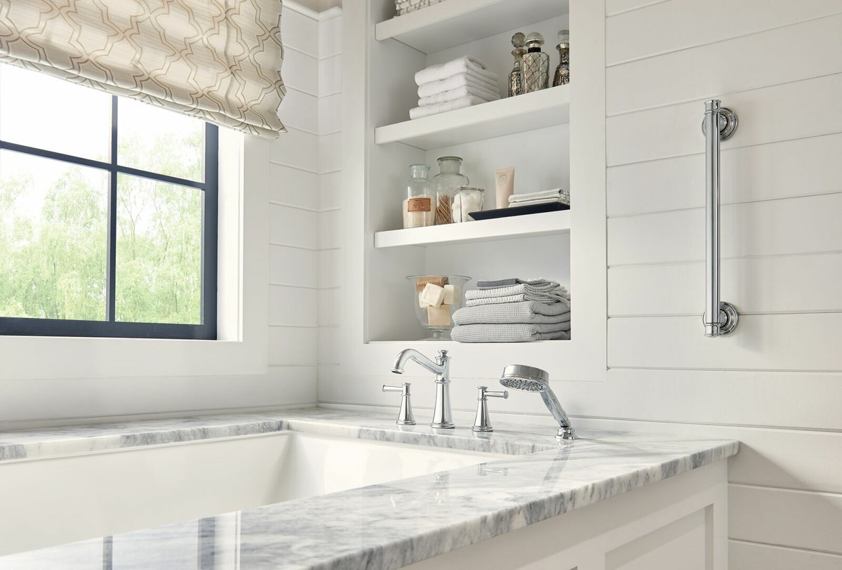 Moen Belfield T9024 Roman Tub Faucet – Chrome Finish With Hand Shower – Traditional Williamsburg-Inspired Design