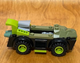 LEGO 10669 Juniors Teenage Mutant Ninja Turtles TURTLE Lair Parts & Pieces Lot