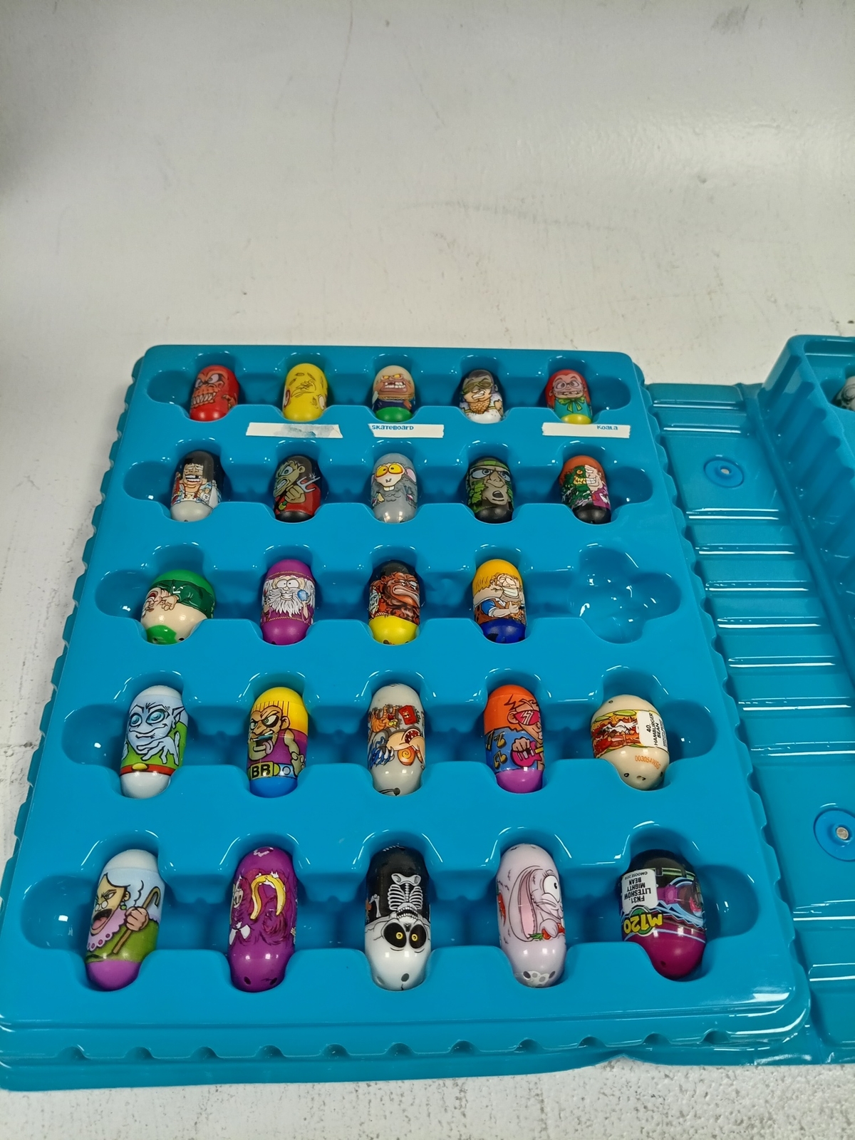 Mighty Beanz Carry Case with Jumping Beanz Various Designs 1 Missing