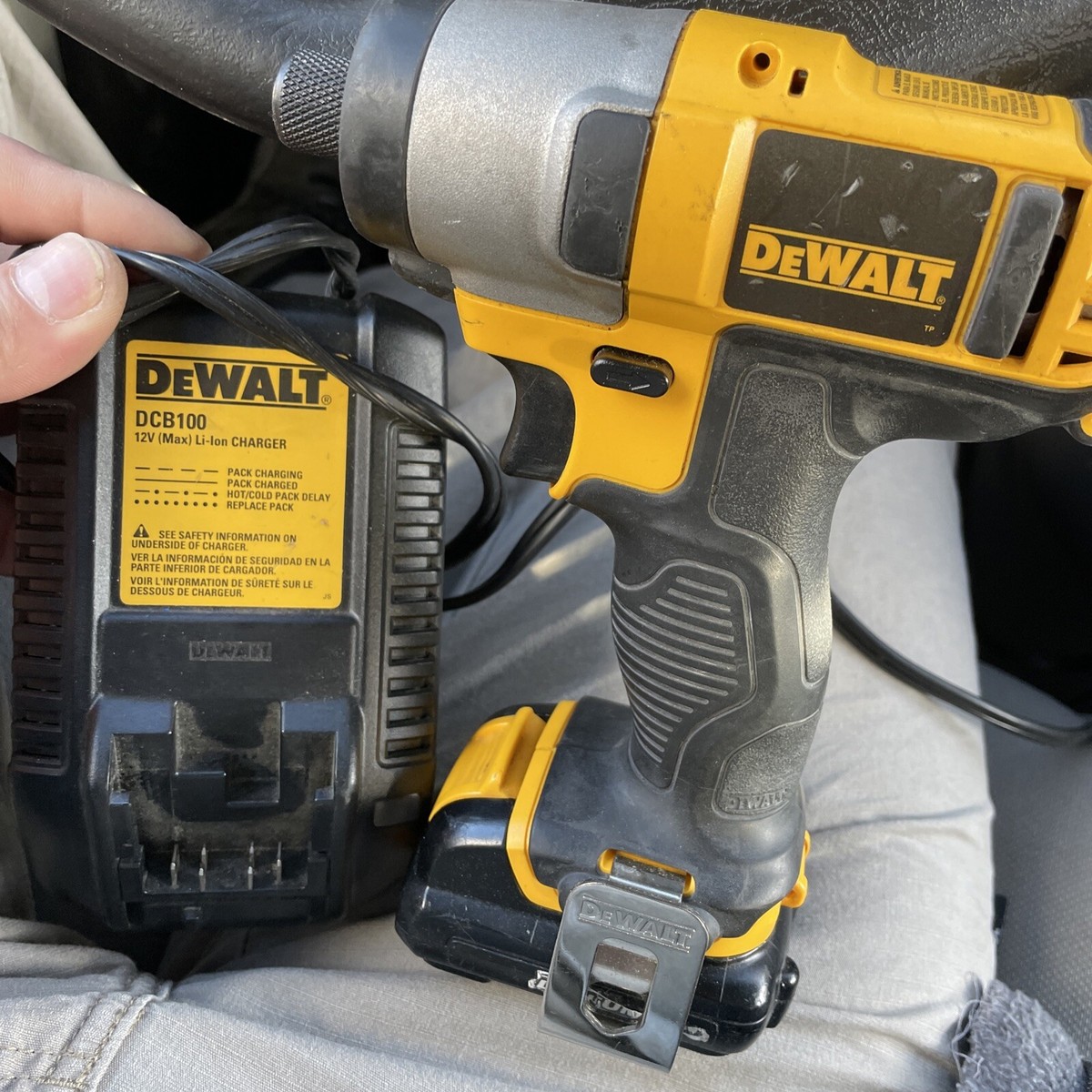 Dewalt DCF815 12V Max Li-Ion 1/4