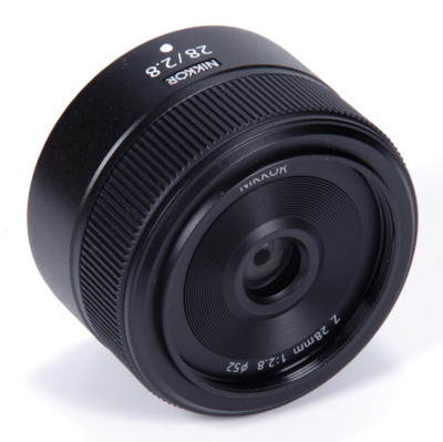 【寄れる大口径】Nikon Ai-s Nikkor 28mm F2 665 第五十七夜 AI Nikkor 28mm f/2.8S | ニッコール千夜一夜物語 | 楽しむ