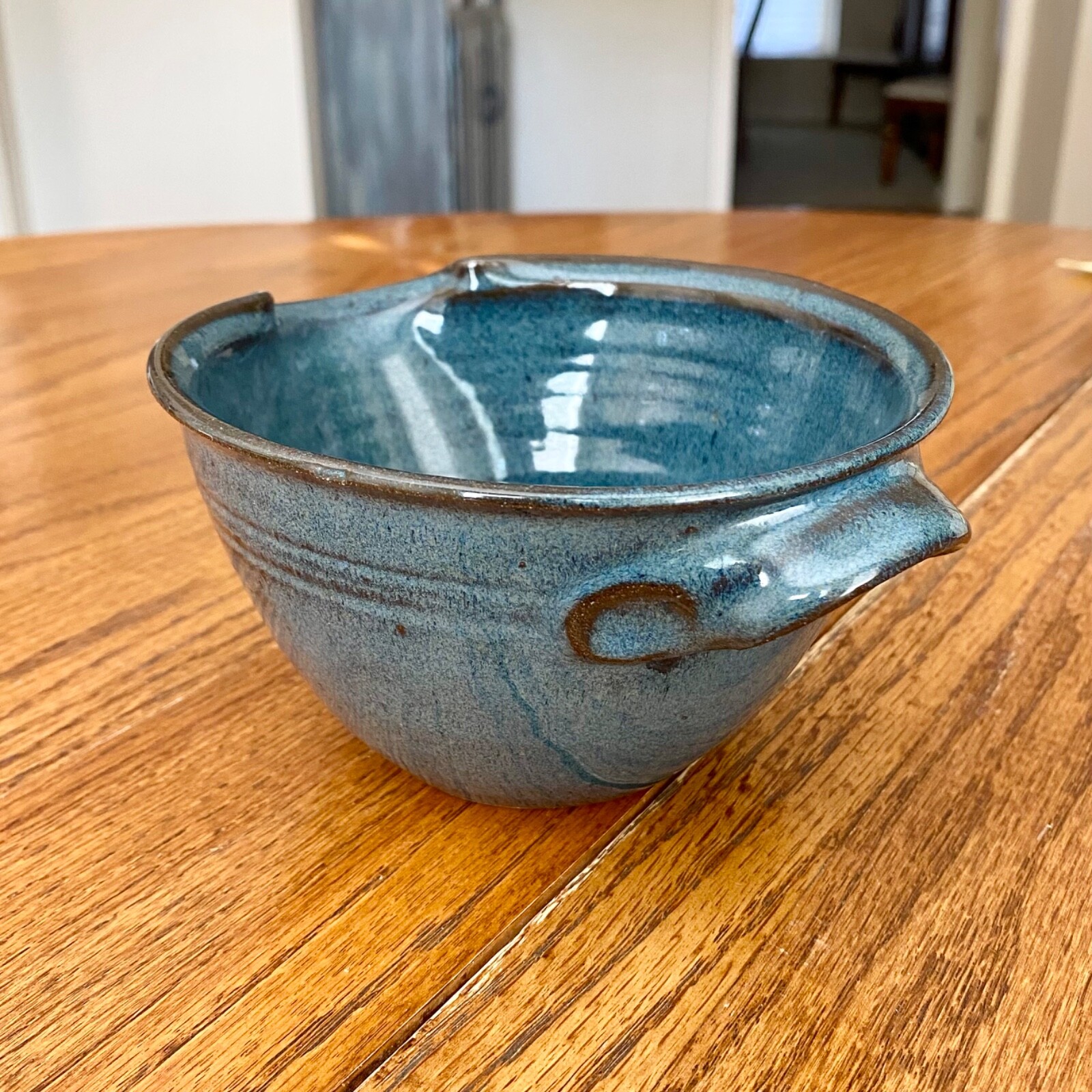 Vintage 1984 Jugtown Ware Pottery 5 5/8” Mixing Bowl With Spout Blue