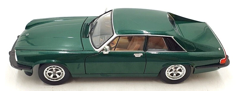 Road Signature 1/18 Scale Diecast DC11124B - 1975 Jaguar XJS - Green - Image 4 of 4