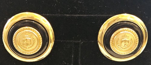 Liz CLAIBORNE Gold Tone Circle Earrings with Coat of Arms and Black Enamel 1.2"