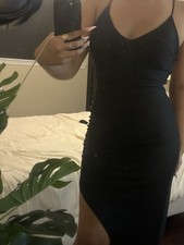 Women’s Black Solid V-Neck Sleeveless Bodycon Midi Dress Strappy Backless