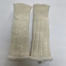 Cozy Cream Cable Knit Arm or Leg Warmers. Pre-owned. Excellent condition.