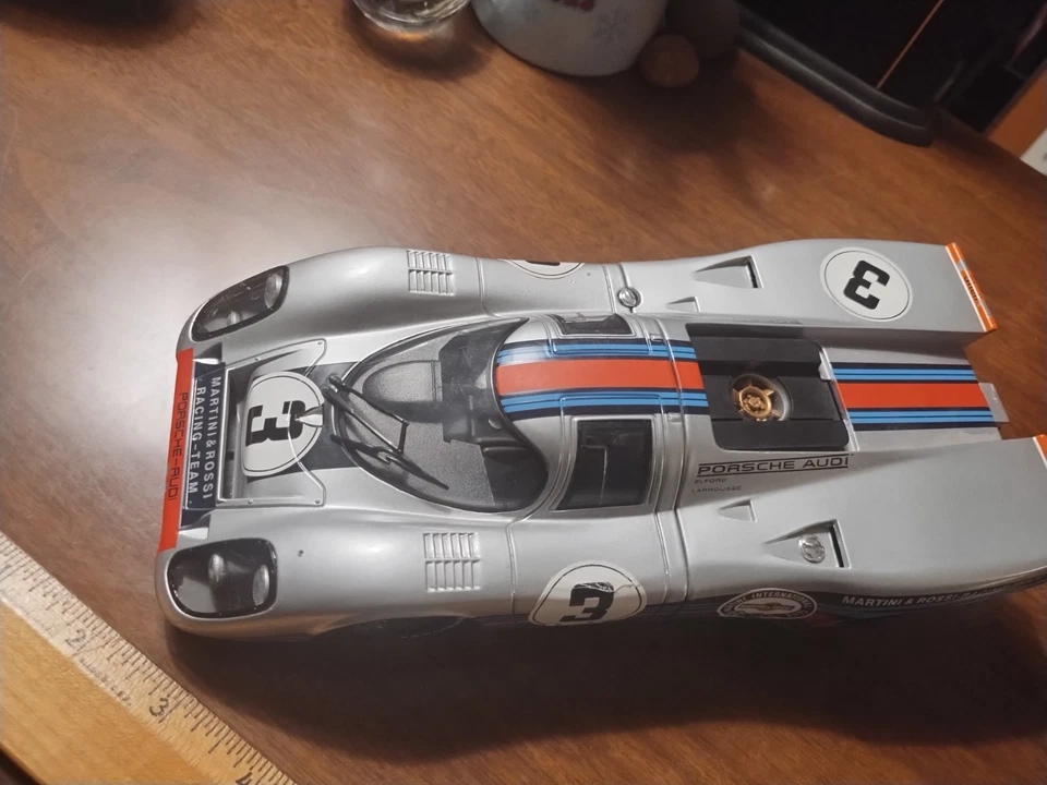 1:18 1971 Porsche 917K #3 12hr Sebring Winner Martini Livery Diecast Model Car - Image 2 of 4
