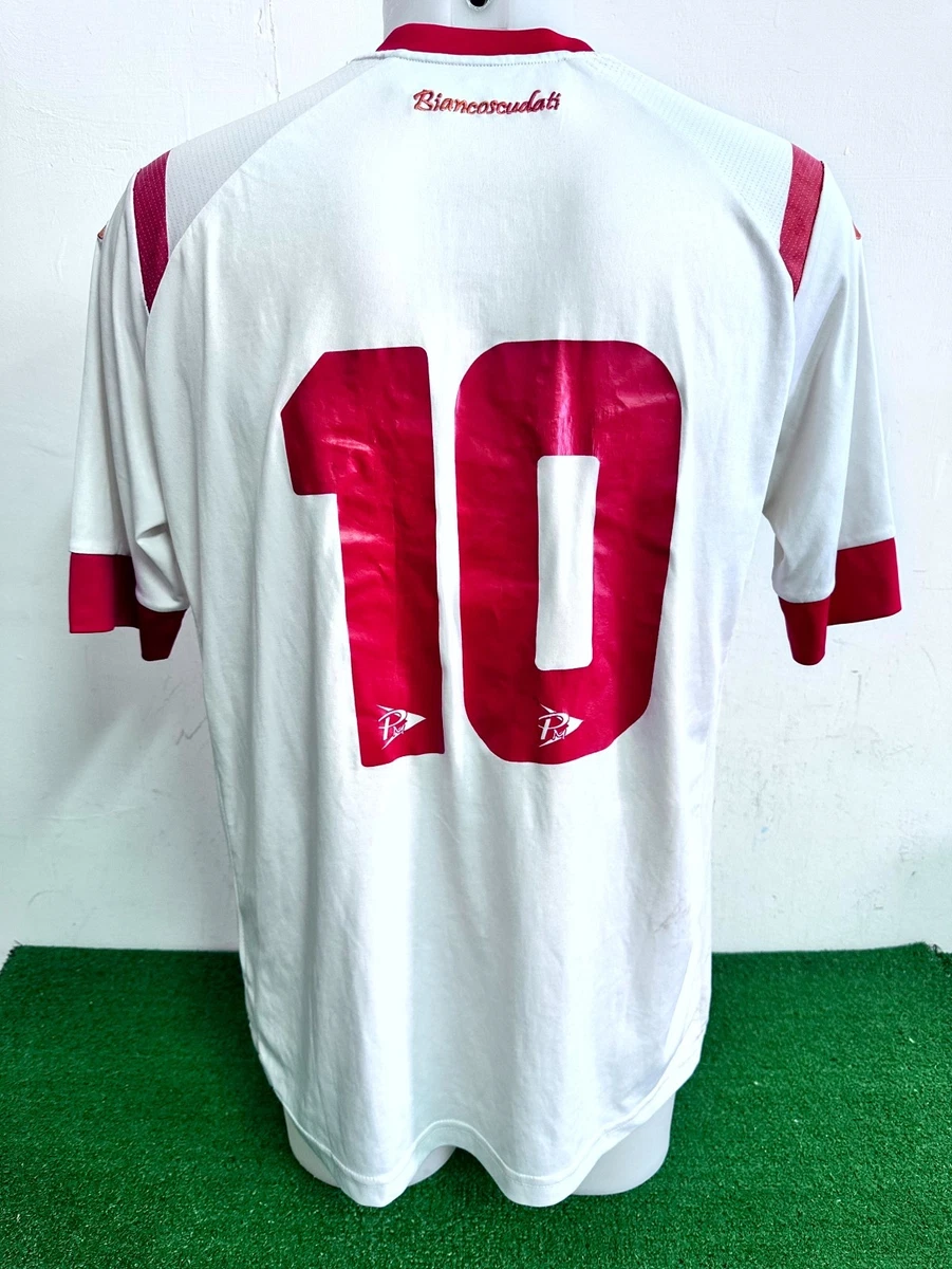 Italie : un maillot prématch surprenant imaginé par adidas