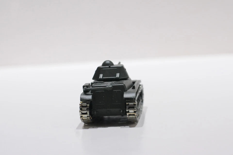 SOLIDO CHAR RENAULT R 35 TANK SCALE 1:50 DIECAST NO. 233 - Image 4 of 4