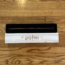 Luna Lovegood Wand Wizarding World of Harry Potter Universal