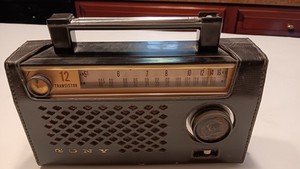 Vintage 1959, Sony TFM-121A, AM/FM/AFC, 12 Transistor Radio, Hums Only