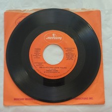 Faron Young- She Fights That Lovin' Feeling/ I'm In Love With Everything 45 RPM