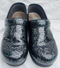 Dansko Womens Tropical Leaf Patent Professional Clog Size 40/ US 10