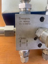 Swagelok SS-V3NBF8 Manifold valve 6000psi GREAT DEAL FOR RESALE!