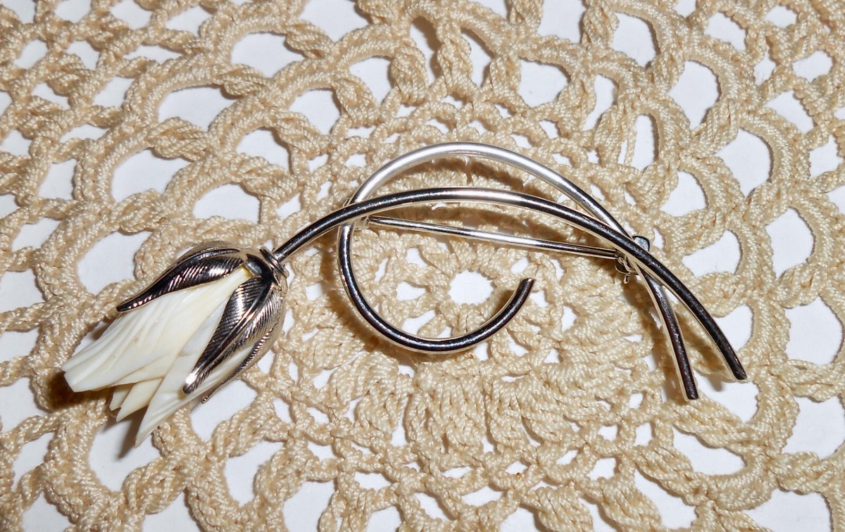 花 boelen Vintage BEAU Sterling Silver Carved Celluloid ? Flower Brooch Pin