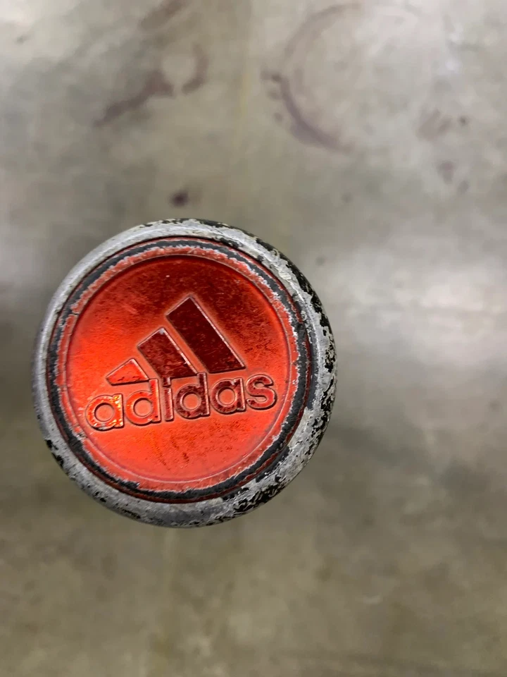 Bate híbrido Adidas Aero Burner usado certificado BBCOR -3 30 OZ 33" Foto 3 de 4