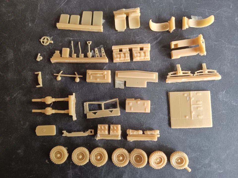 WESPE 72049 - Field Artillery Tractor 3 ton (6x4) MORRIS CDSW - resin kit 1:72 - Immagine 2 di 4