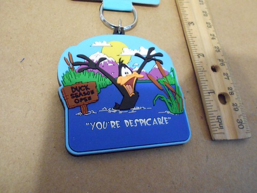 Daffy Duck “You’re Despicable” Vintage 1996 Looney Tunes Rubber Keyring Keychain - Picture 2 of 5