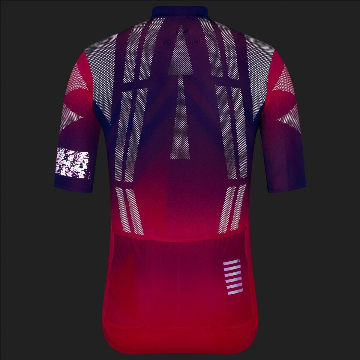 ラファ Rapha Pro Team Crit Jersey メンズ Mサイズ Review: Rapha Pro Team Crit Jersey | road.cc