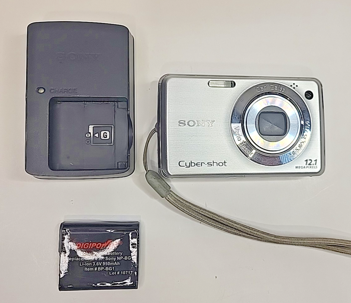 Sony Cyber-shot DSC-W220 Digital Camera Silver Working w/ Battery