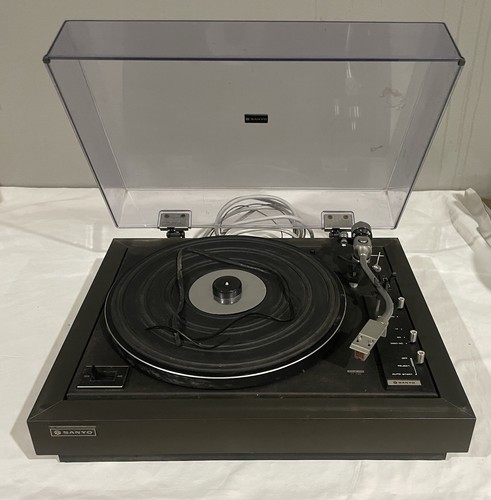 Sanyo TP 405 Turntable