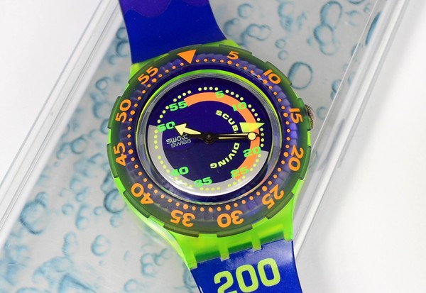 Swatch Scuba 200 Neon "COMING TIDE" SDJ100 - 1992 - avec boîte