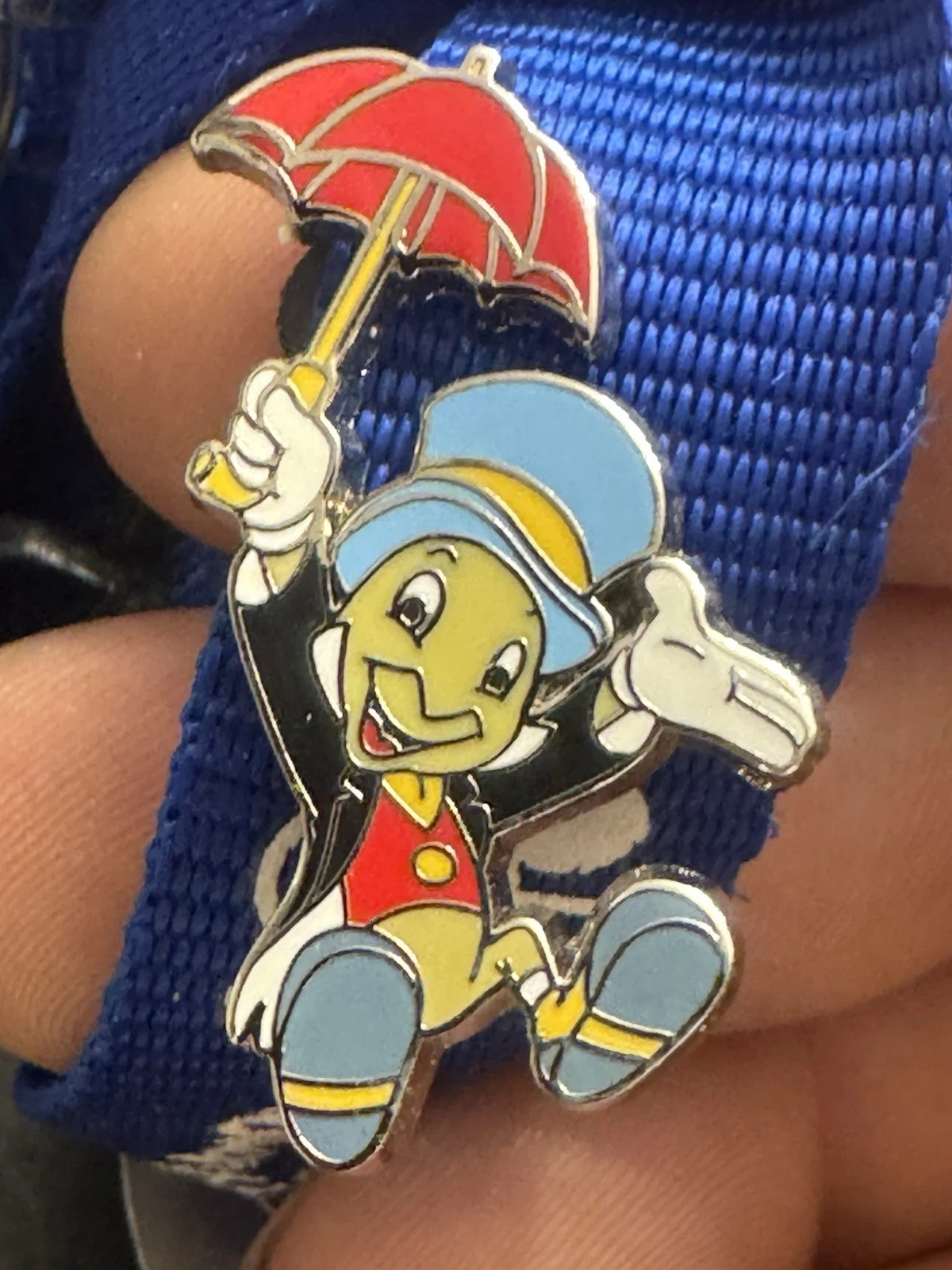 Disneyland Resort Exclusive Jiminy Cricket With Umbrella Pin