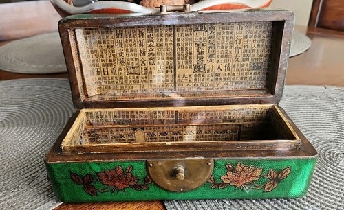 Vintage Chinese Green Gold Flowers And Birds Lacquered Table Box - Picture 7 of 16