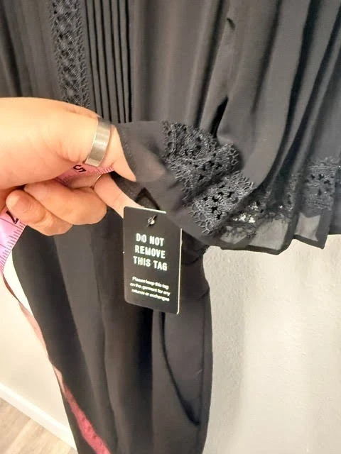 Женский комбинезон Express XS черный плиссированный кружевной с деталями развевающийся рукав сзади на молнии - Изображение 4 из 4