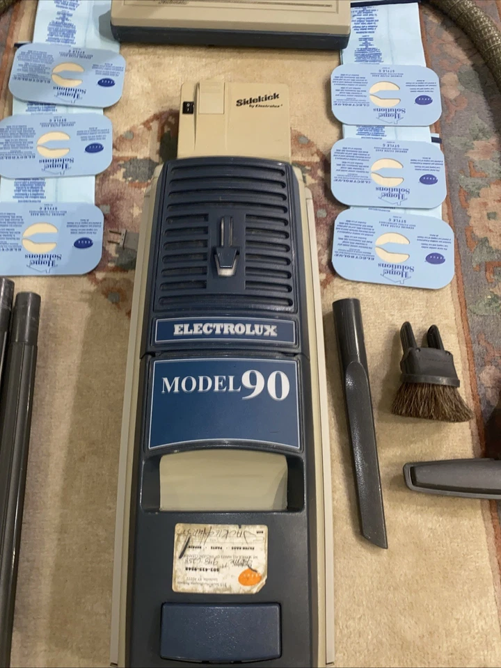 ELECTROLUX MODEL 90 VACUUM W/ BAGS Refurbished TESTED RUNS GREAT W/attch & 6 Bag - Image 2 of 4