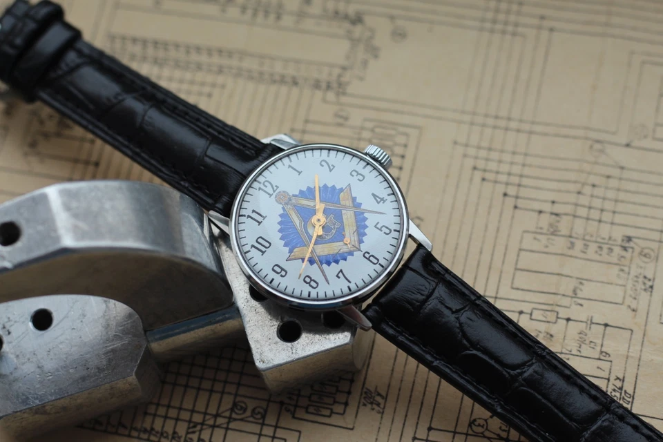 ⌚ Reloj mecánico RAKETA URSR masónico vintage reparado estilo masón visible Foto 2 de 4