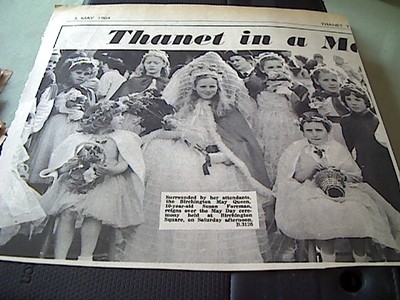 67-7  ephemera 1964 picture birchington may queen susan foreman attendants