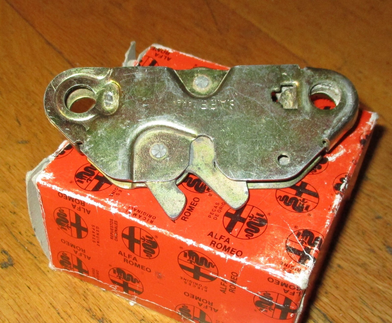 ALFA ROMEO Berlina 2000 Trunk Clean Latch S A F E SoCal 1750 Others alfa-romeo-berlina-2000-trunk-clean-latch-s-a-f-e-socal-1750-others