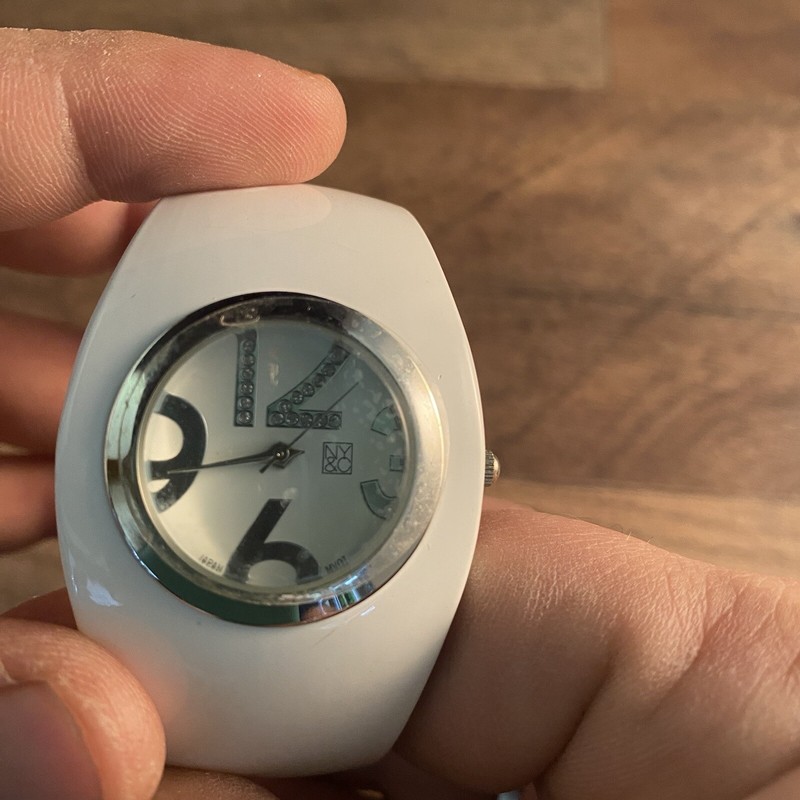 NY&C Metal Bangle Watch 2644 NOT WORKING